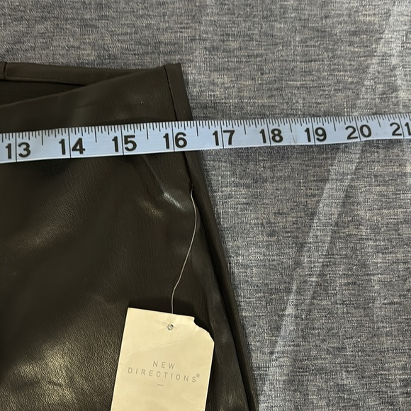NWT New Directions Size Petite Large Faux Leather Pants - Picture 4 of 6